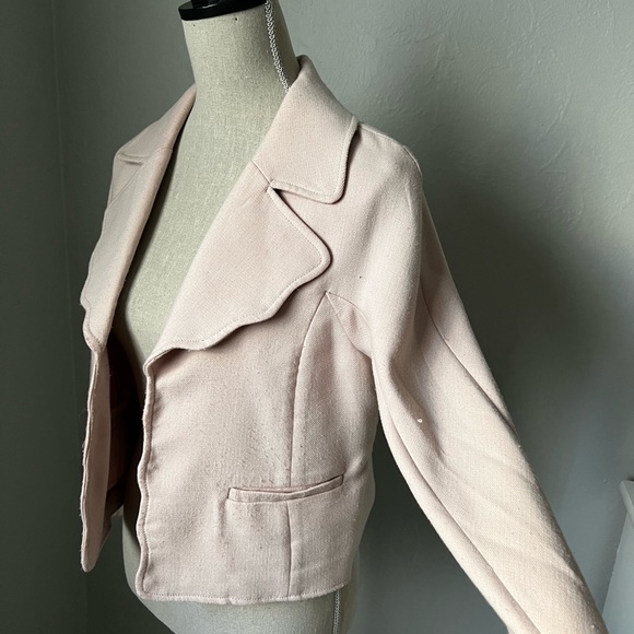 Elevenses scallop breast pink cropped
blazer from Anthropologie Size Small - Picture 8 of 13